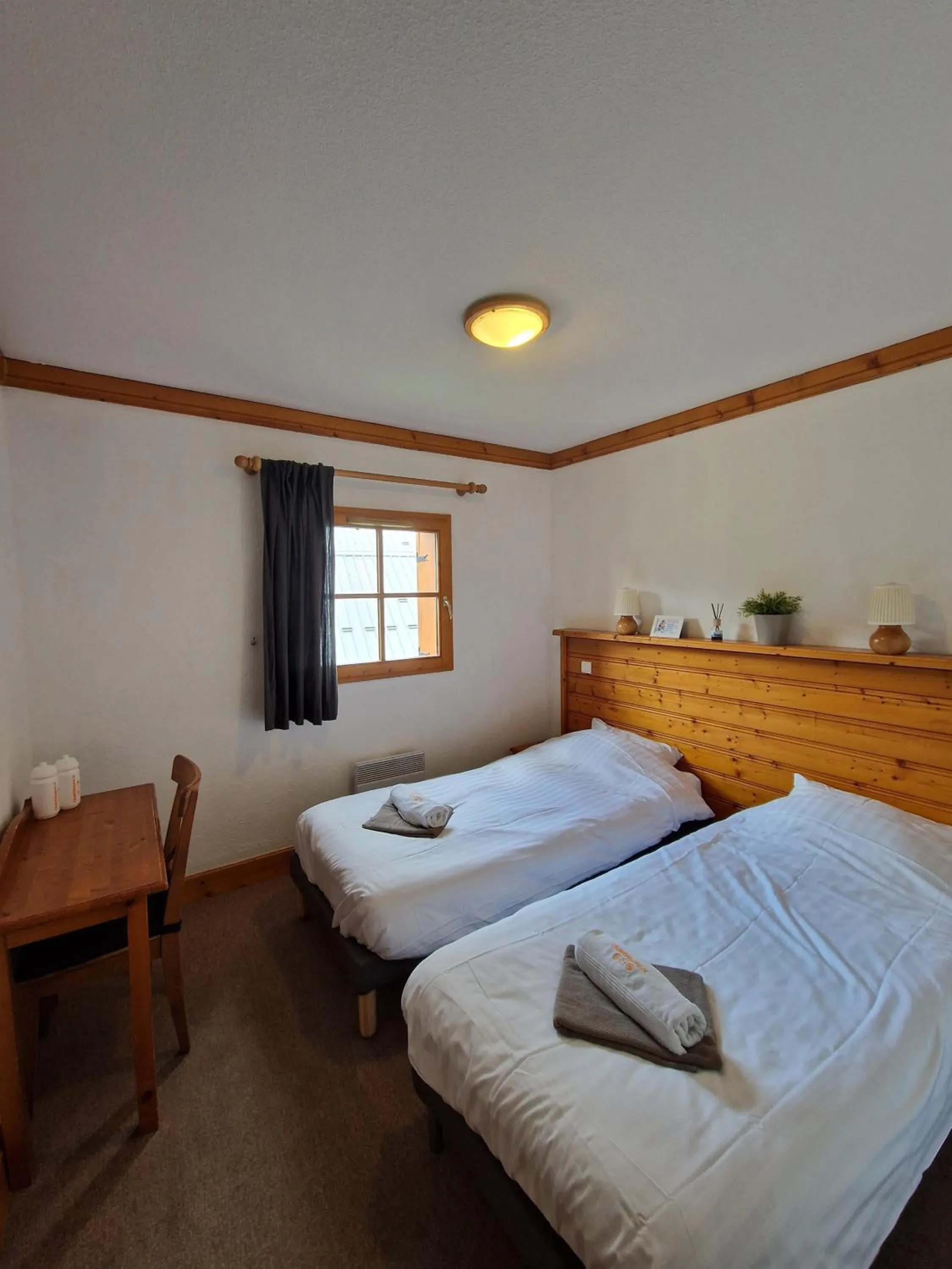 Bed in Chalet Beyond - Gelinotte