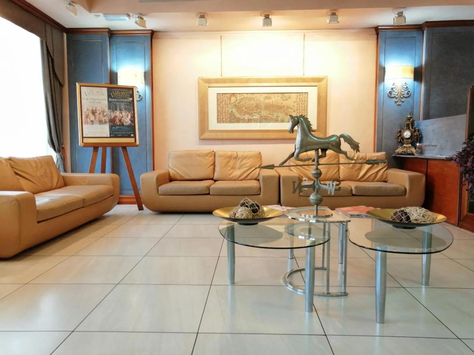 Lobby or reception in Hotel Mondial