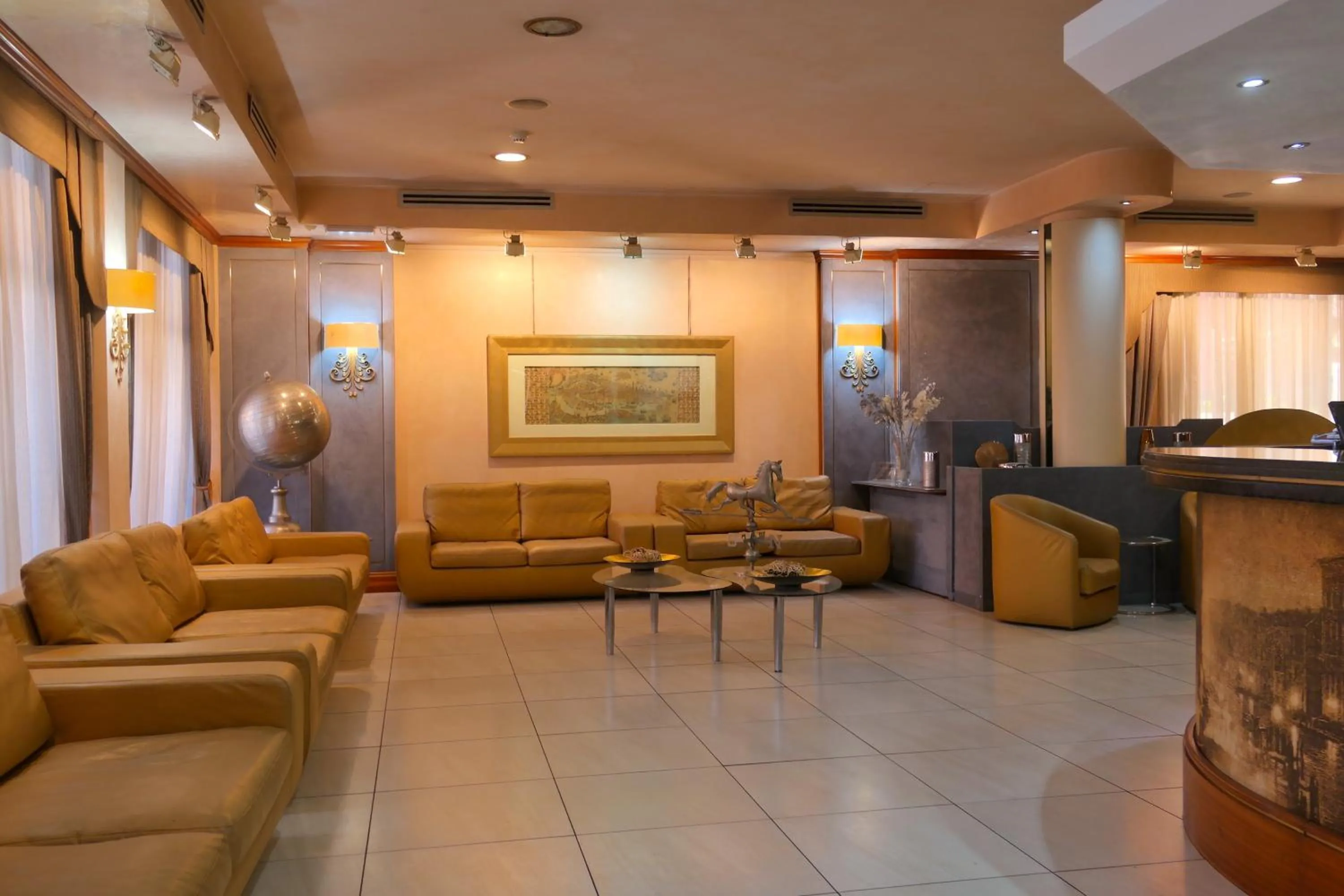 Lobby or reception in Hotel Mondial