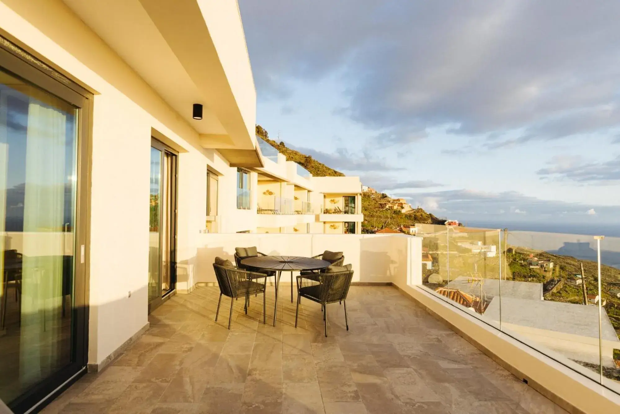 Three-Bedroom Suite in Anamcara Suites Three-Bedroom Suite in Anamcara Suites