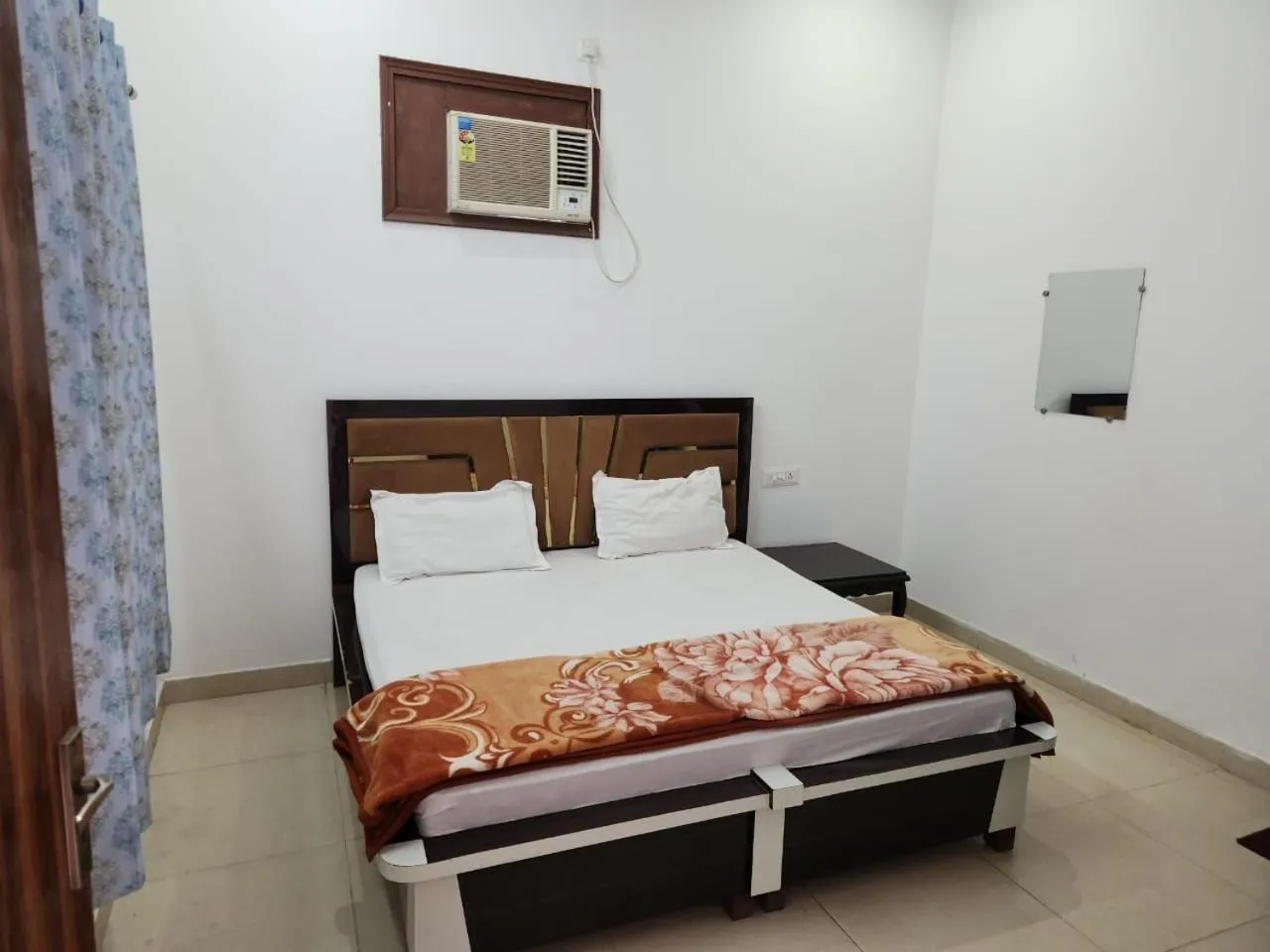 Bedroom, Bed in Roop Niwas