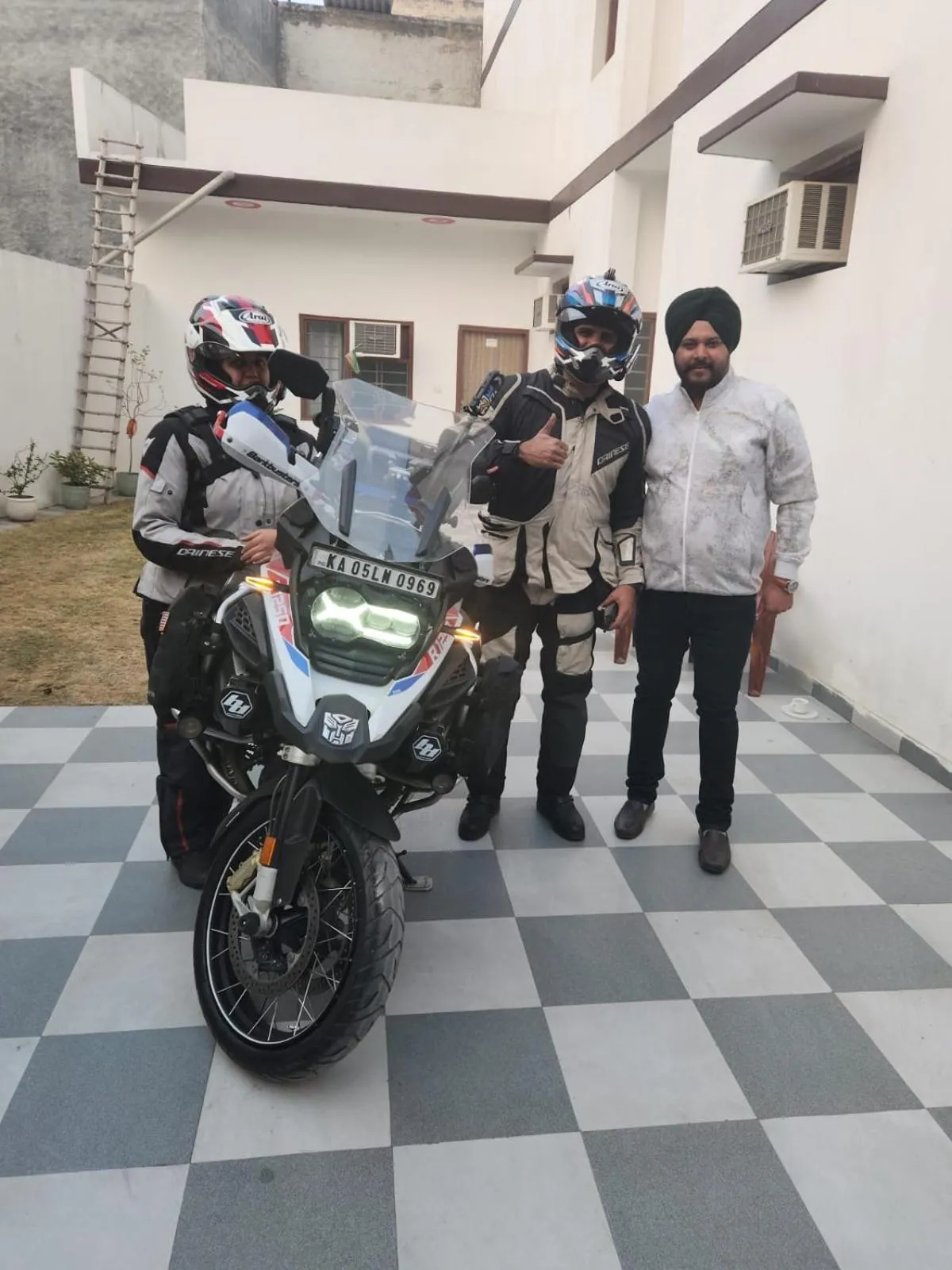 Property building in Roop Niwas