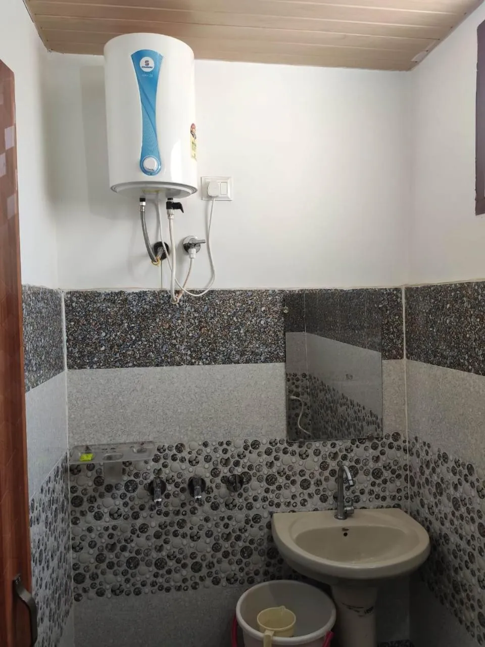 Toilet in Roop Niwas