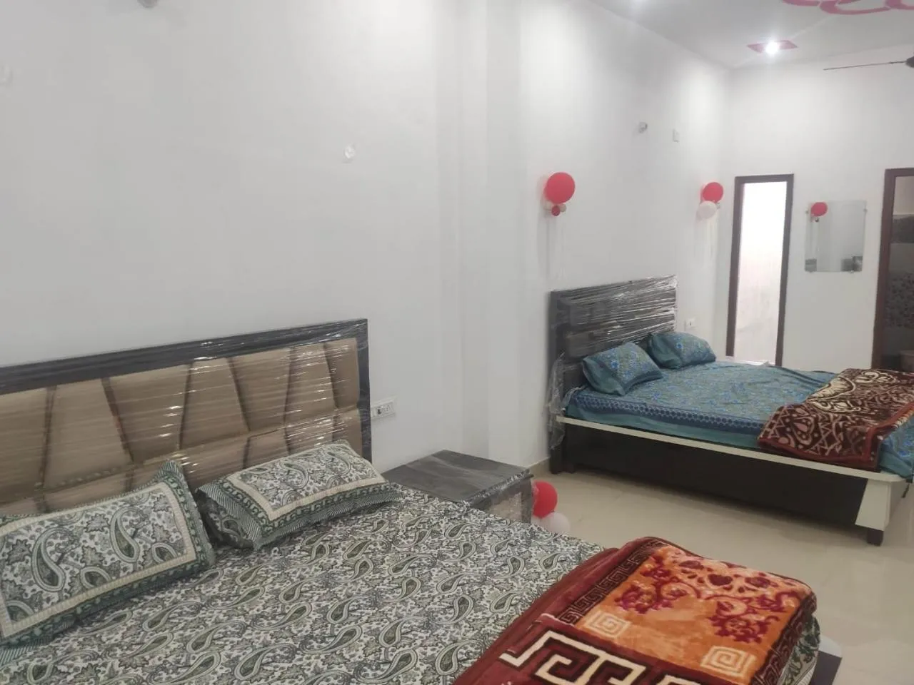 Bedroom, Bed in Roop Niwas