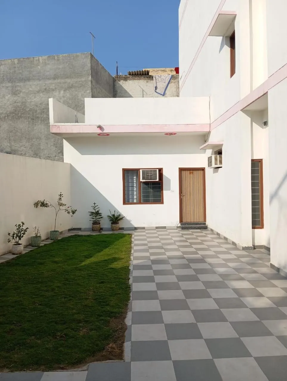 Property building in Roop Niwas