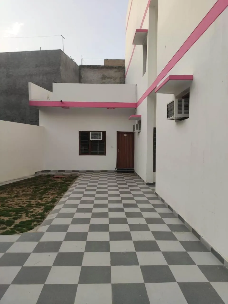 Garden view in Roop Niwas