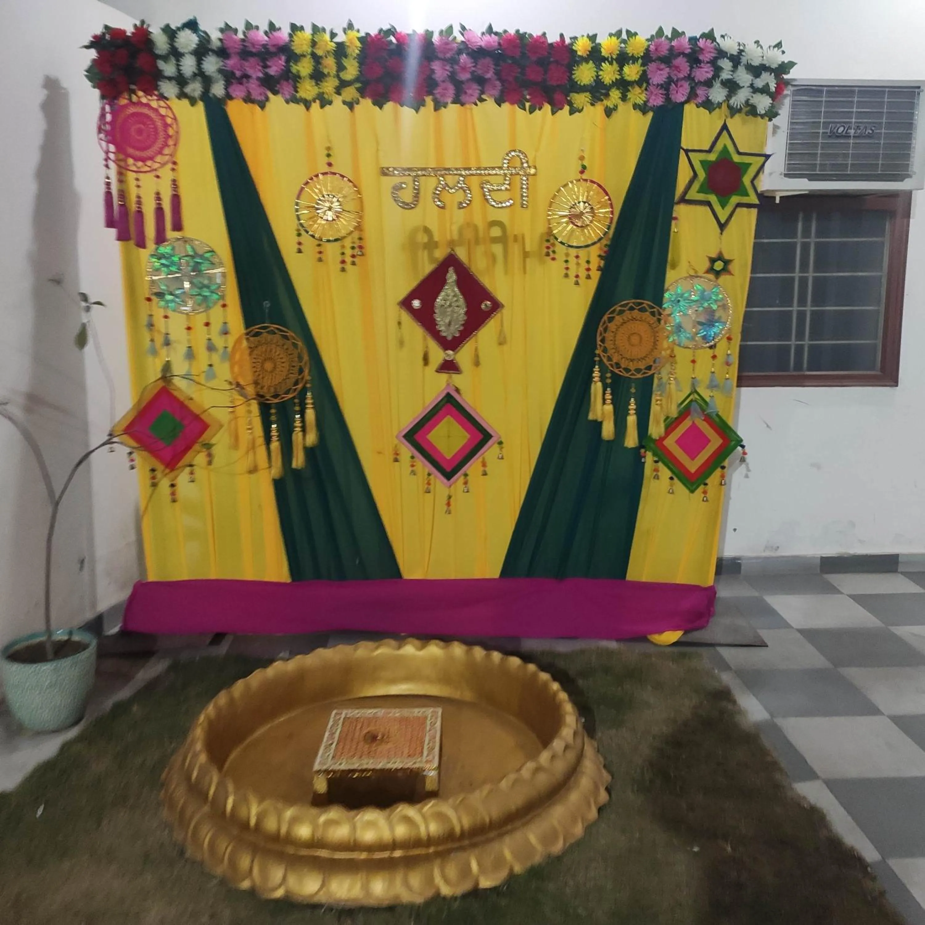 Property building in Roop Niwas