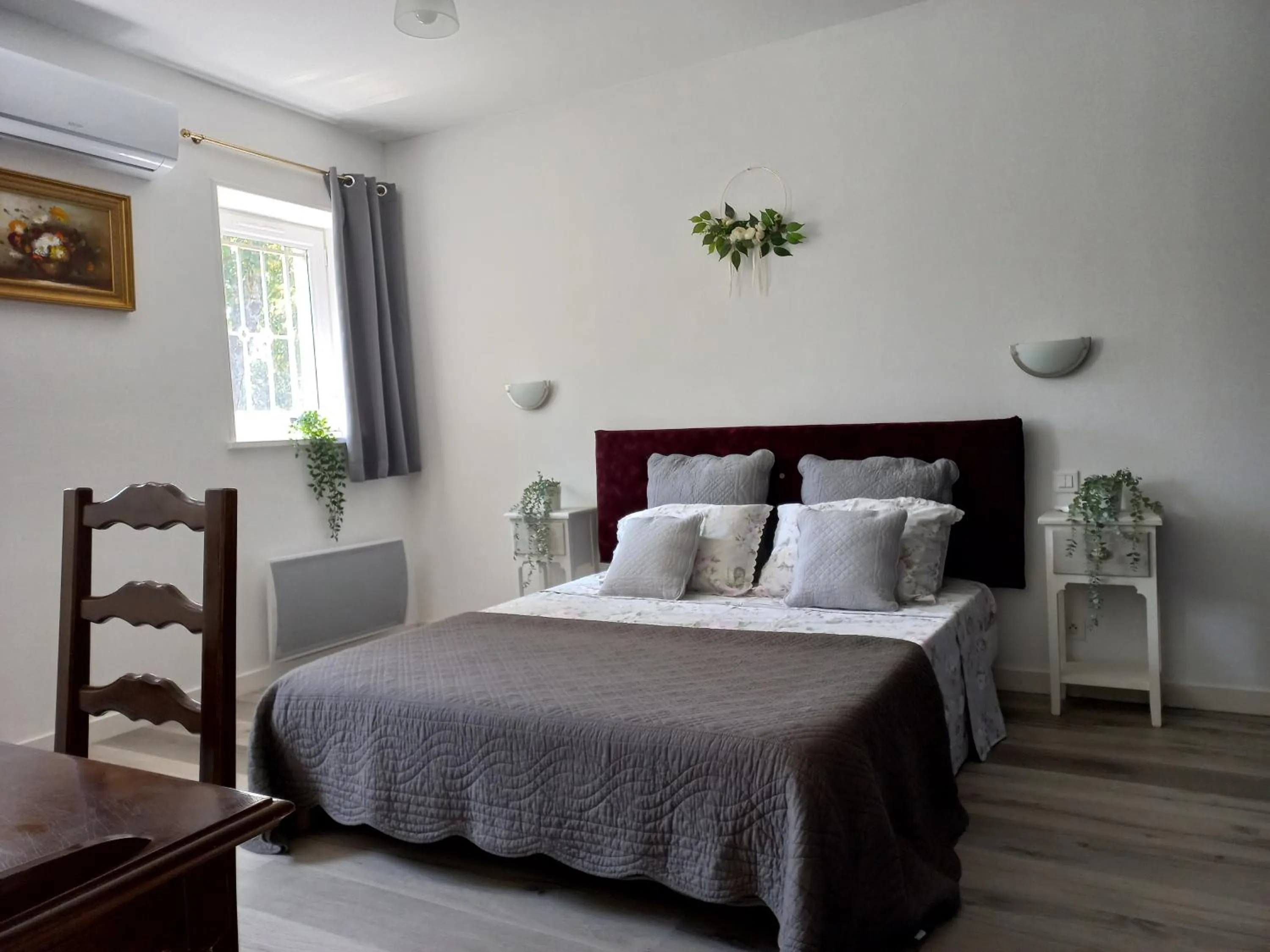 Bedroom in Domaine de Fontsauzine - gîtes et chambre d'hôtes