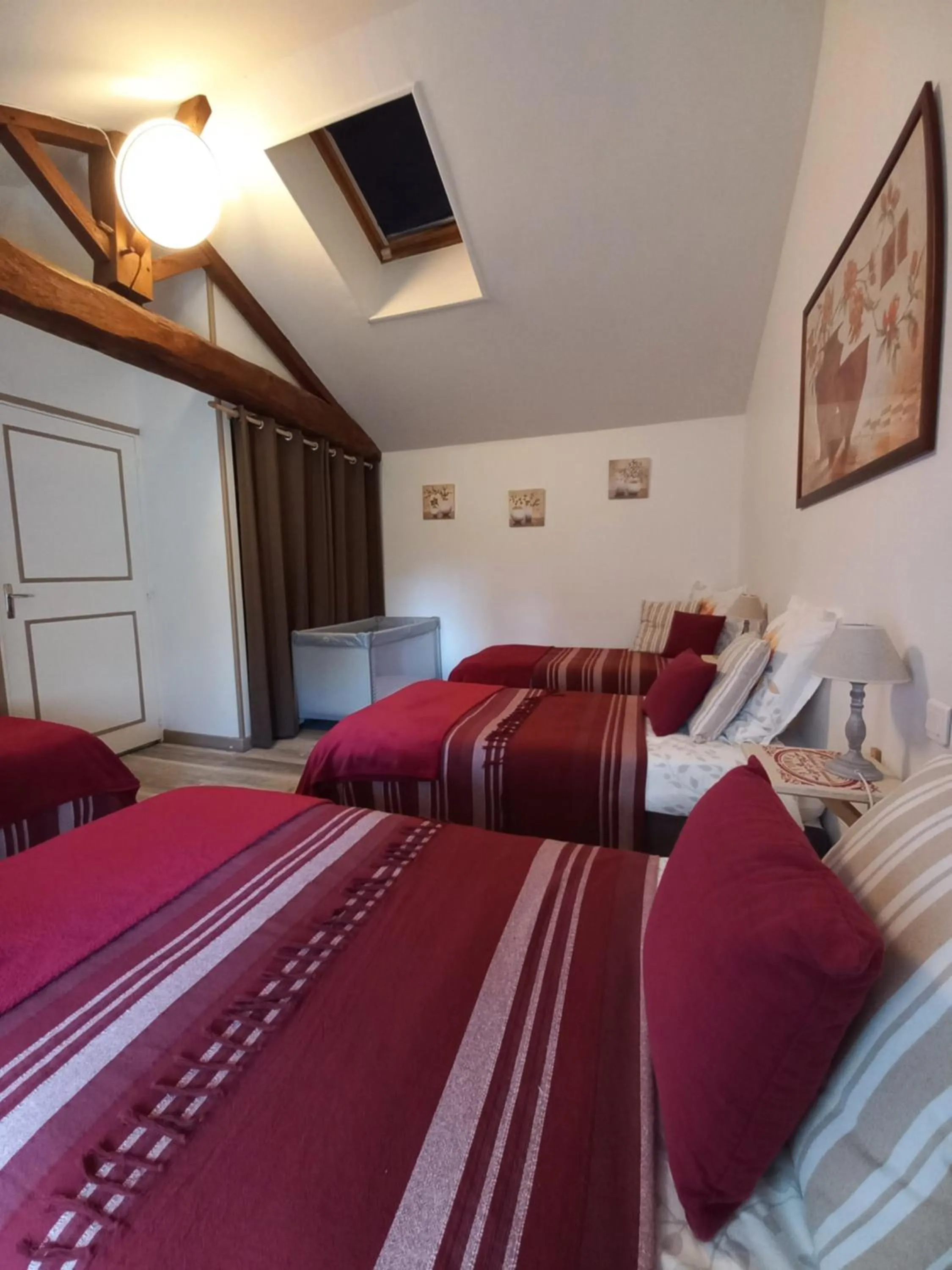Bedroom in Domaine de Fontsauzine - gîtes et chambre d'hôtes