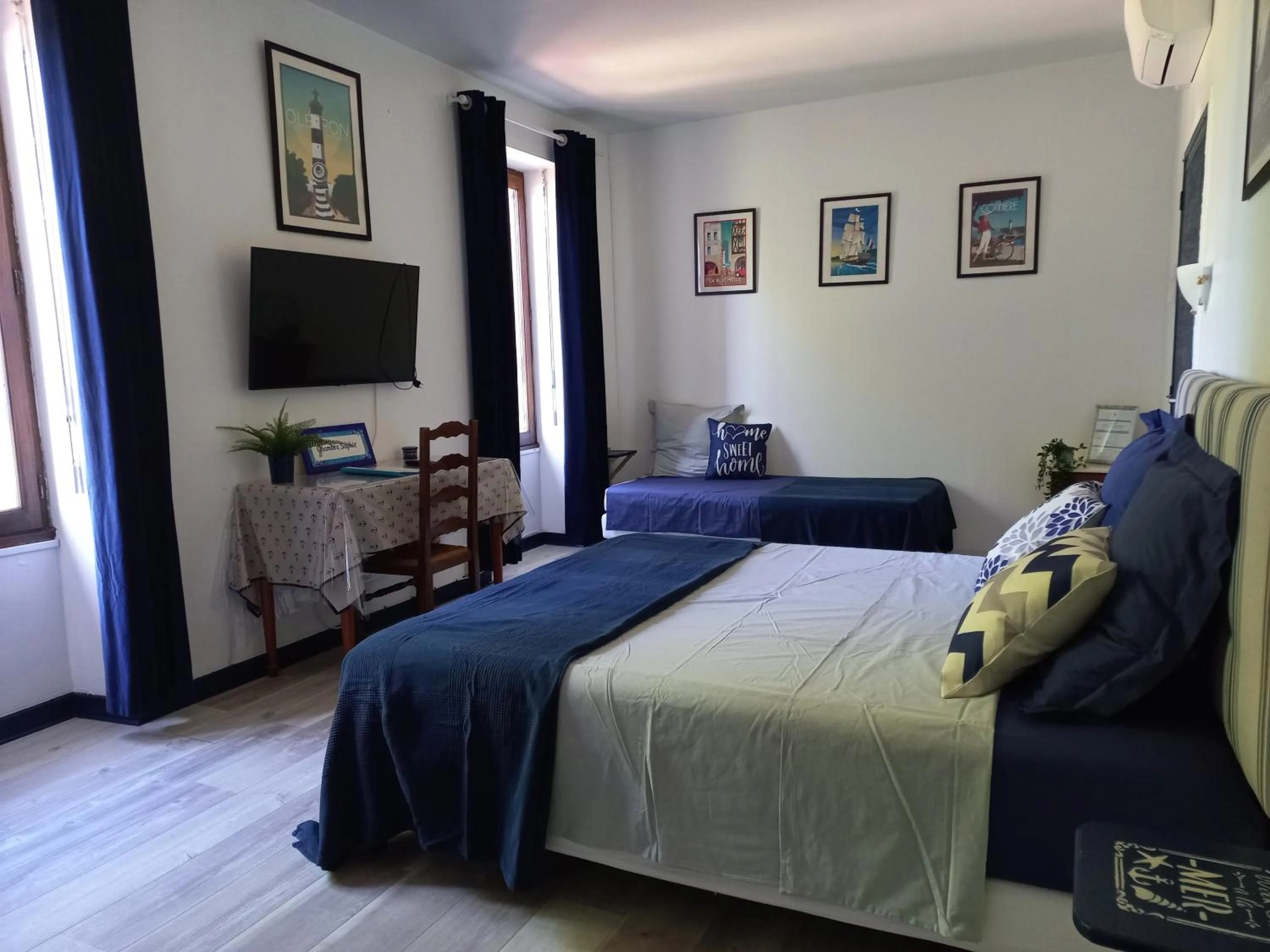 Bedroom in Domaine de Fontsauzine - gîtes et chambre d'hôtes