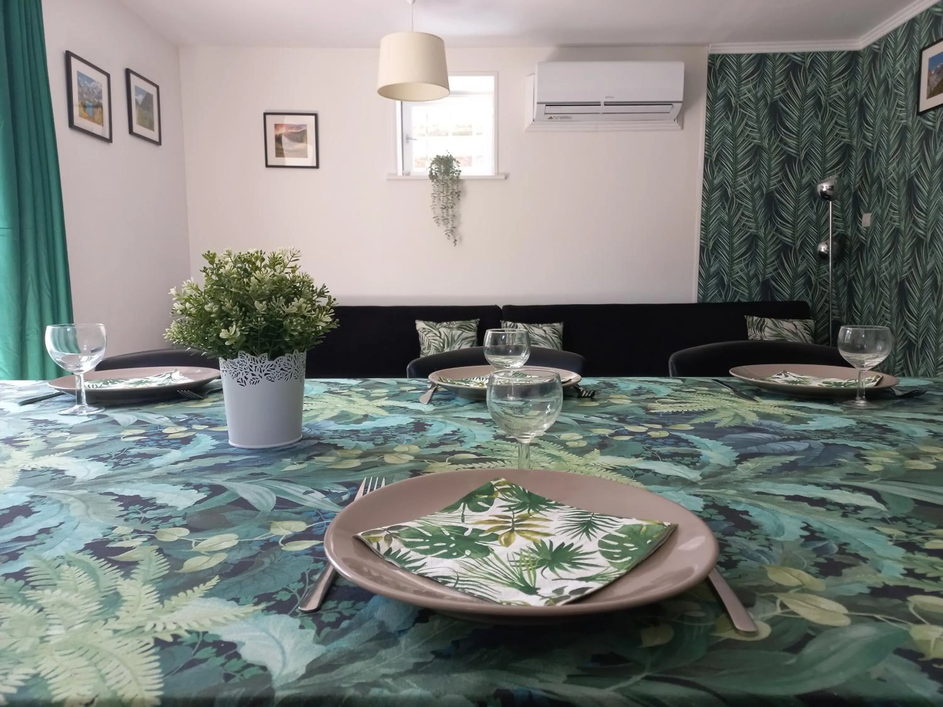 Dining area in Domaine de Fontsauzine - gîtes et chambre d'hôtes