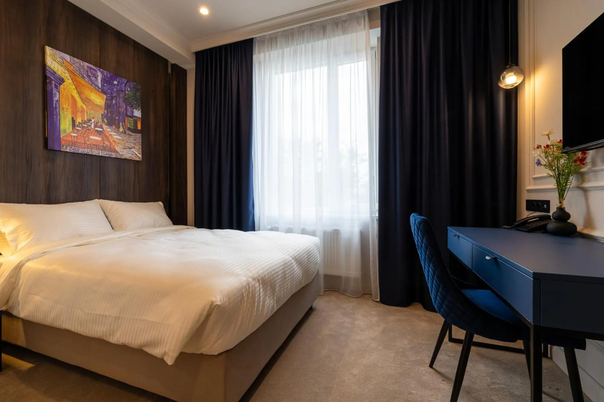 Photo of the whole room, Bed in Art Hotel