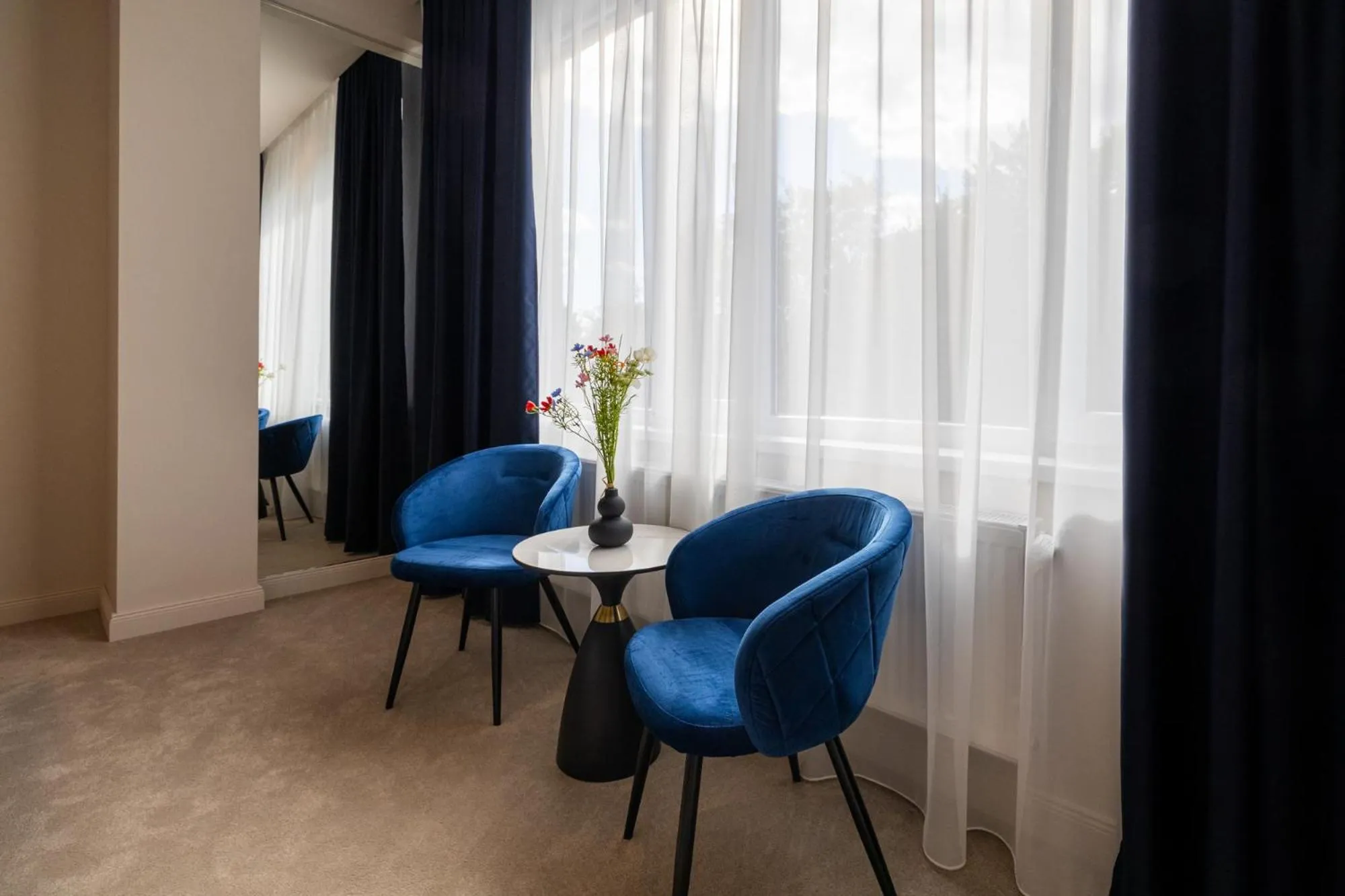 Photo of the whole room in Art Hotel