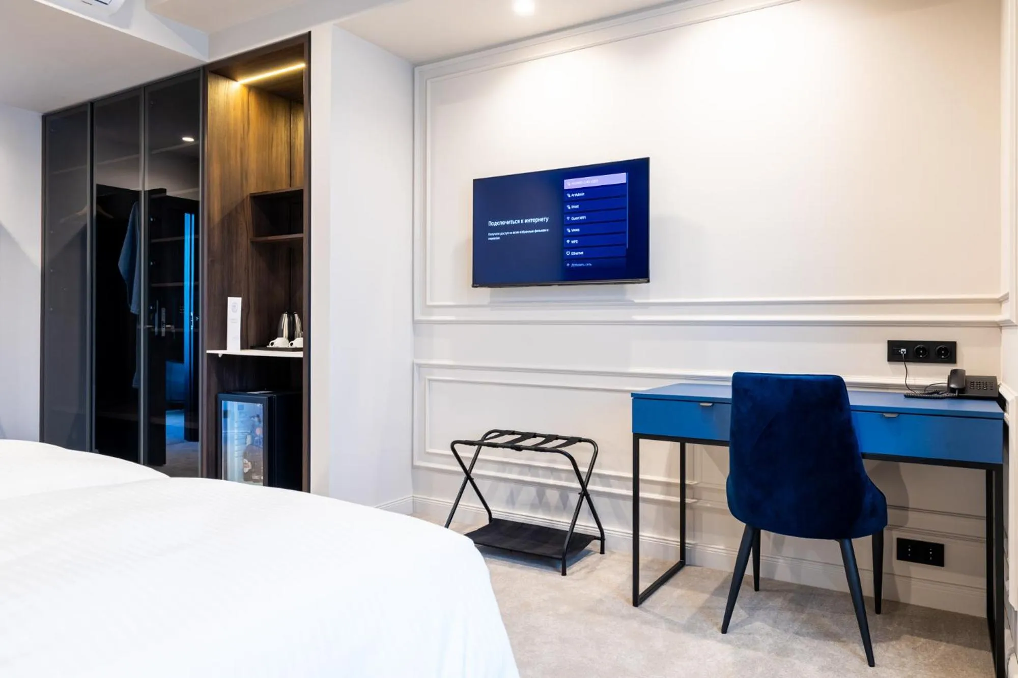 Photo of the whole room, Bed in Art Hotel