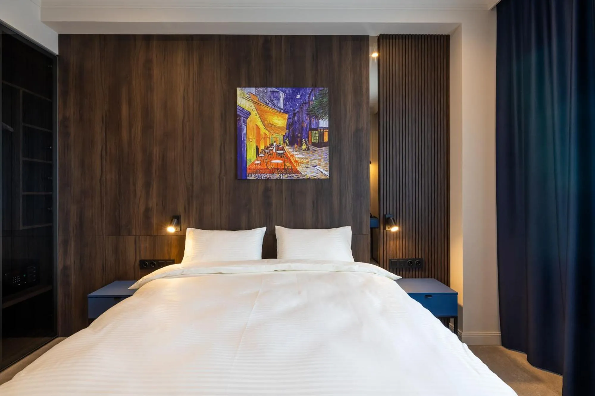 Photo of the whole room, Bed in Art Hotel