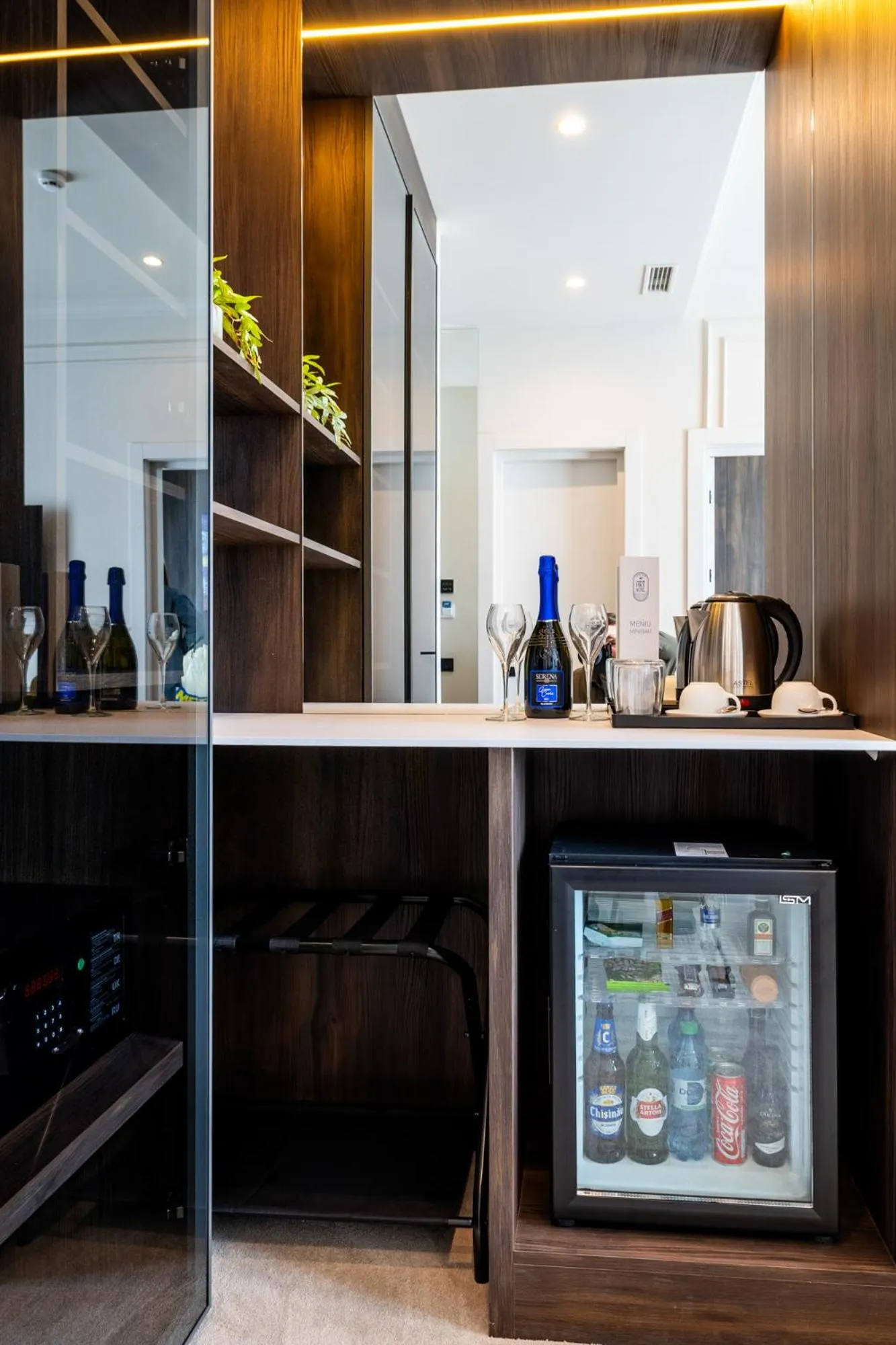 minibar in Art Hotel