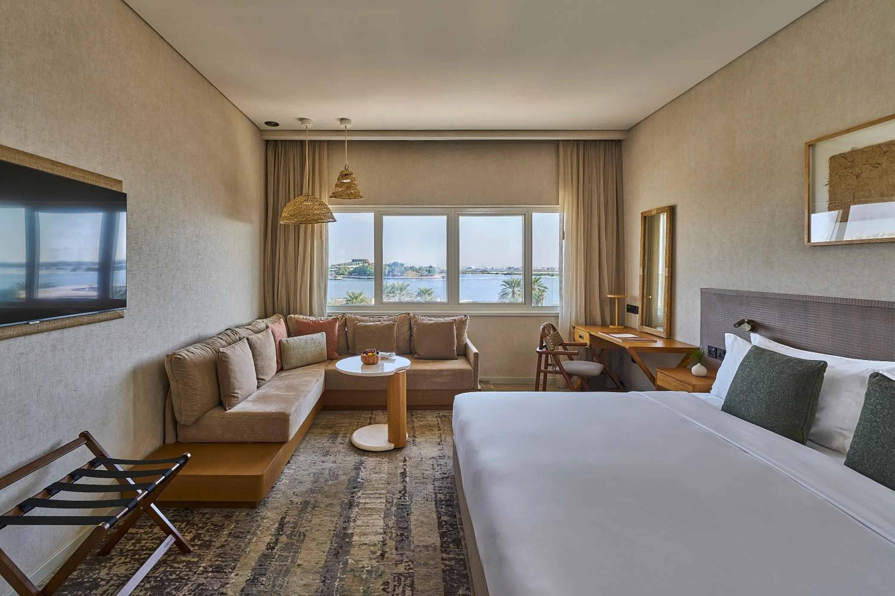 Bedroom, Bed in ERTH Abu Dhabi Hotel