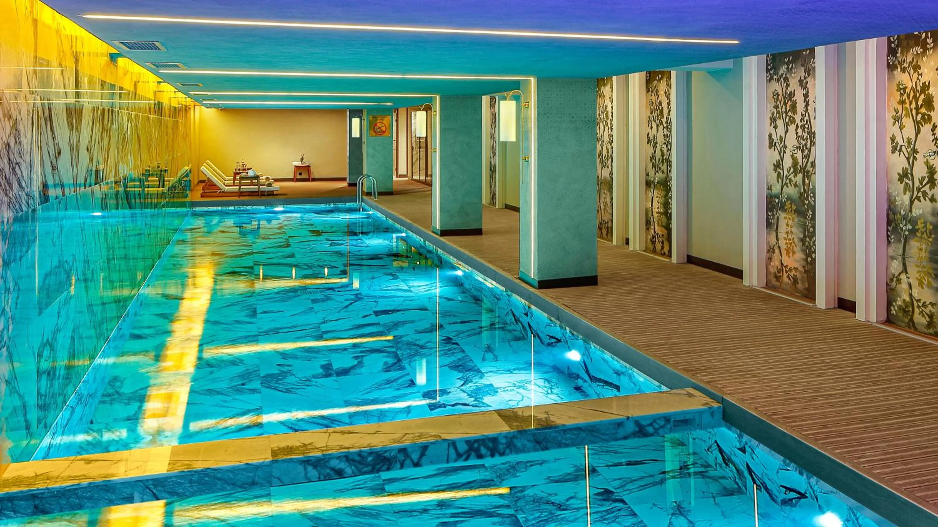 Swimming pool in Wanda Vista Residence