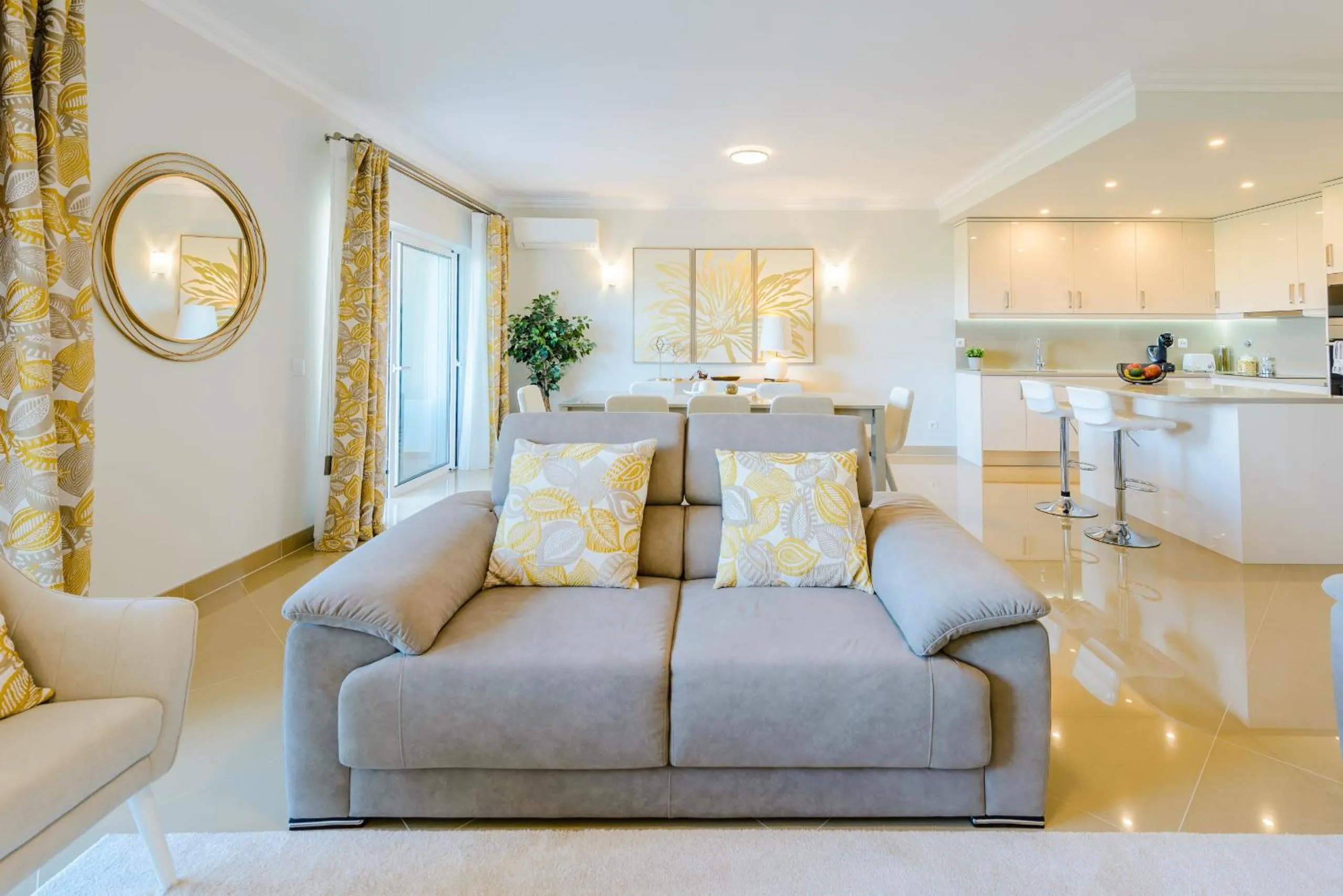 Communal lounge/ TV room in Boavista Golf and Spa Resort - Bayview