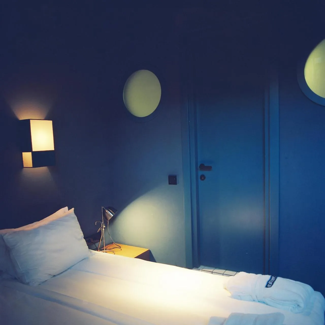 Bed in Blueberry Nights