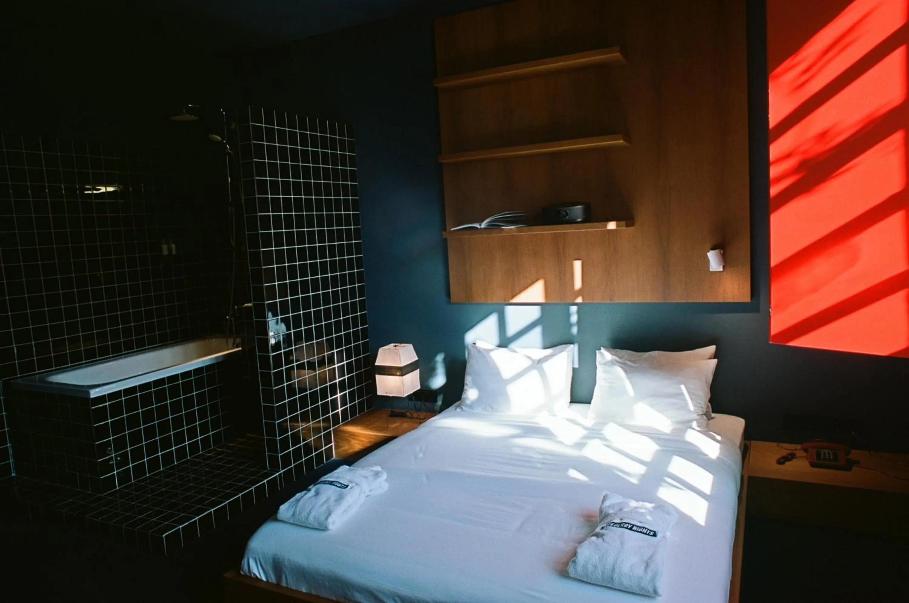 Bedroom, Bed in Blueberry Nights