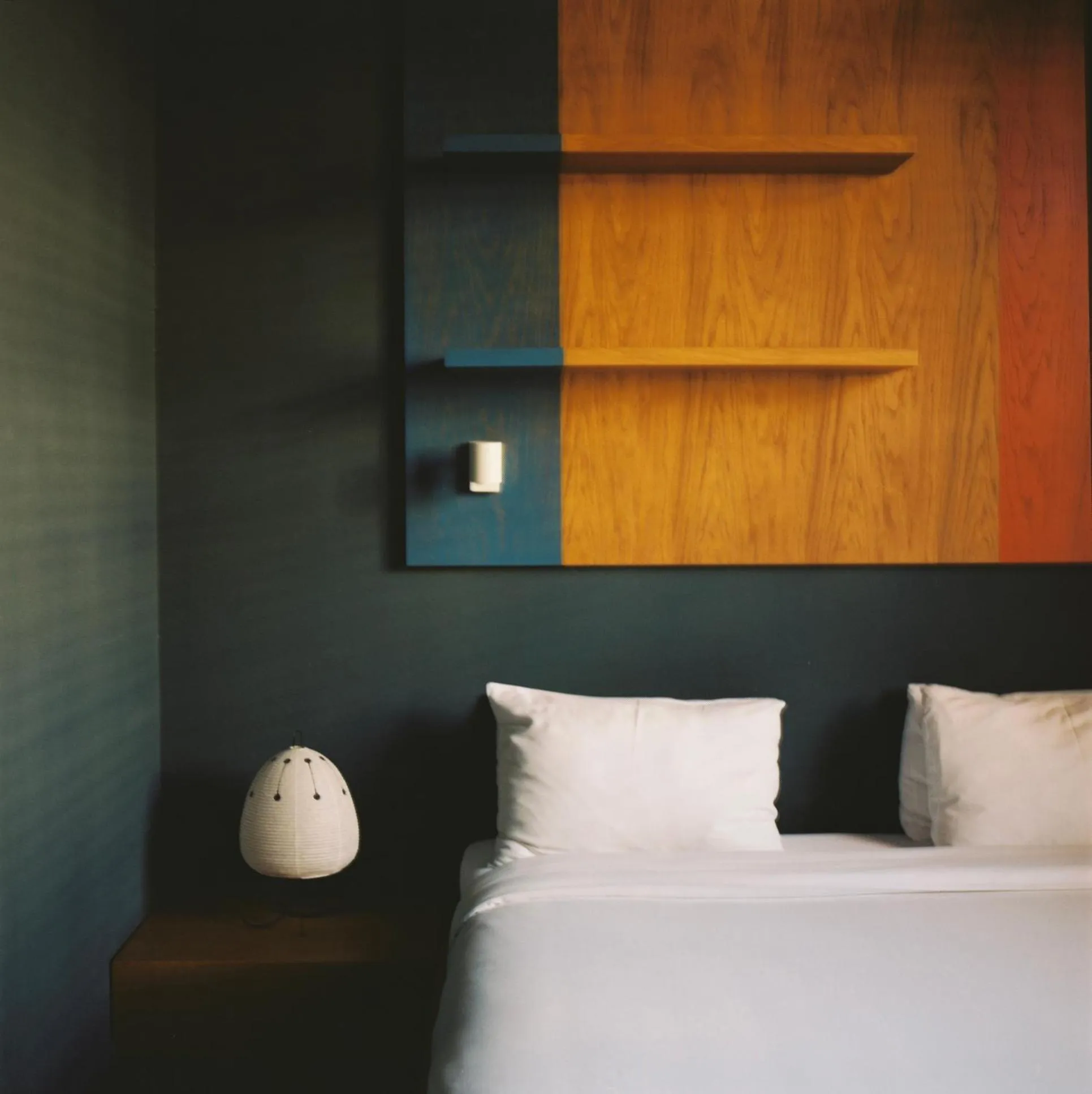 Bedroom, Bed in Blueberry Nights