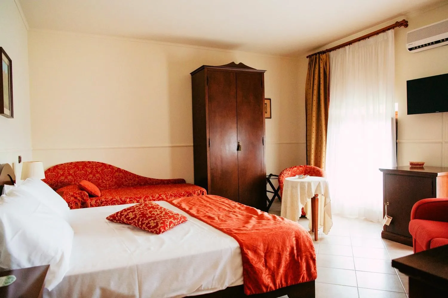 Bed in Hotel Il Cavalier D'Arpino