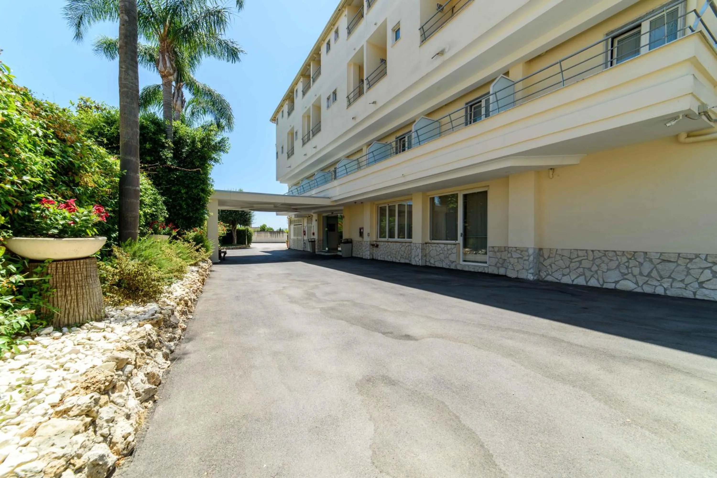 Property building in Hotel La Mela