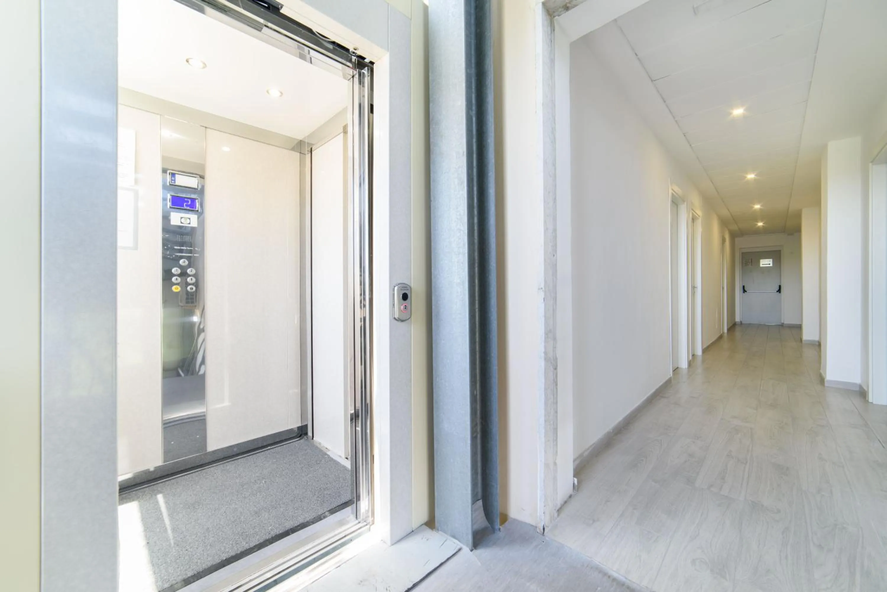 elevator in Hotel La Mela