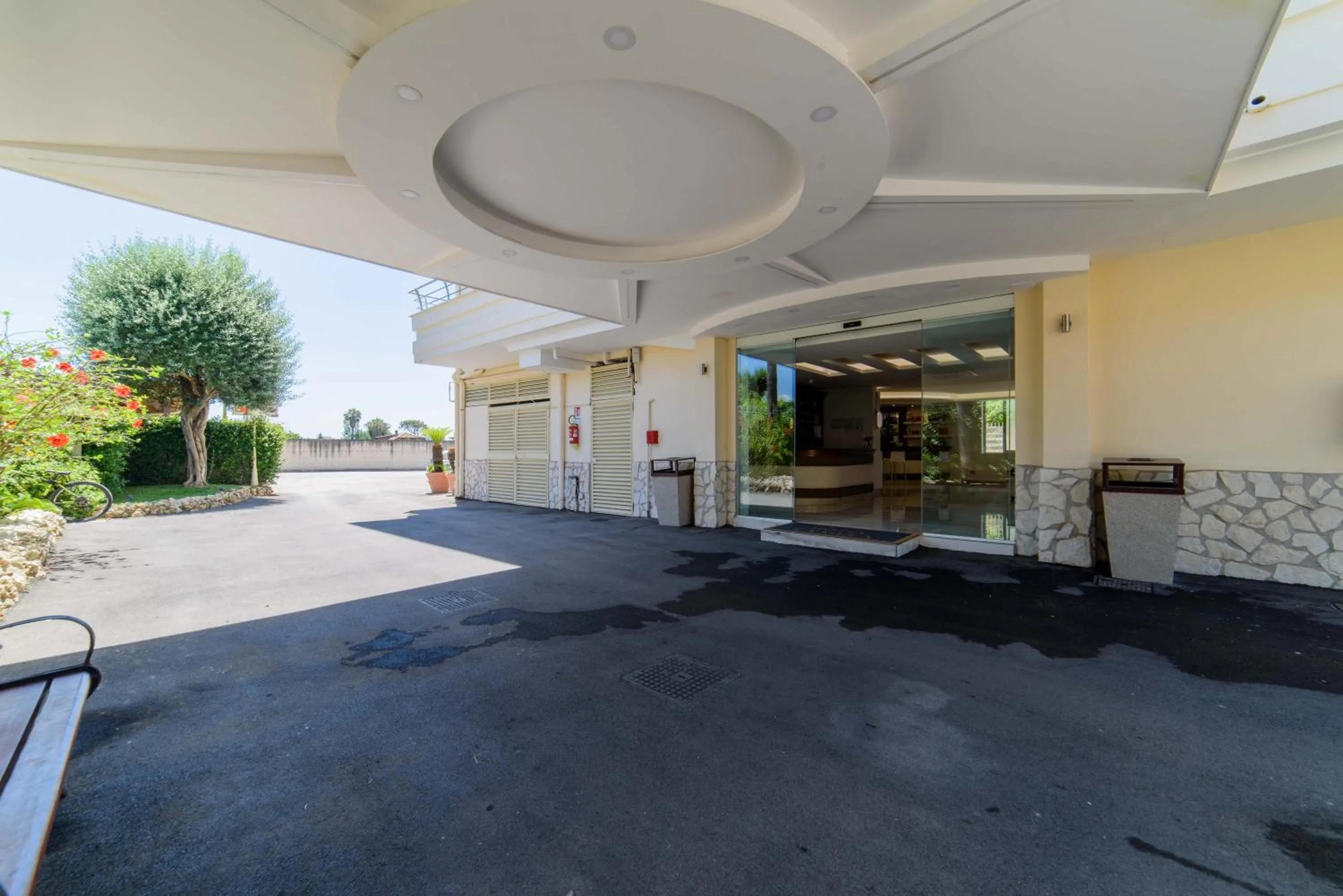 Facade/entrance in Hotel La Mela