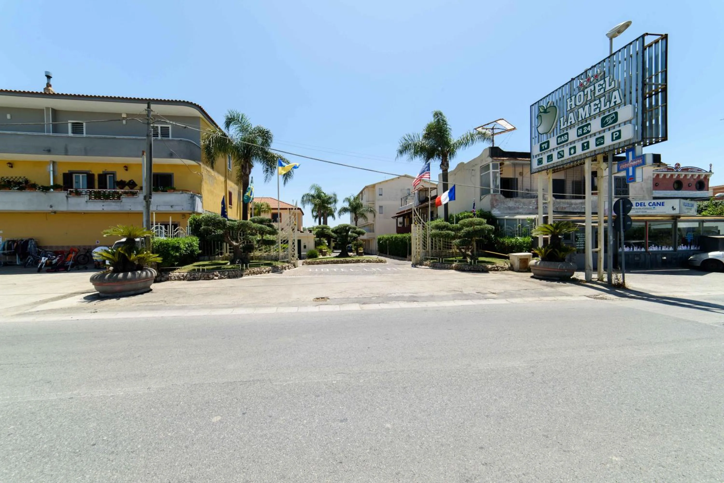 Street view in Hotel La Mela