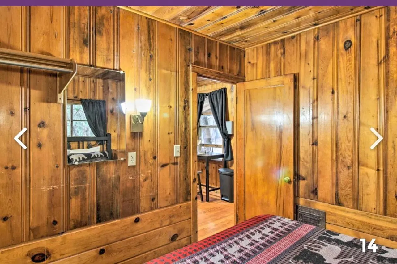 Bedroom, Bed in Hidden Rest Cabins and Resort