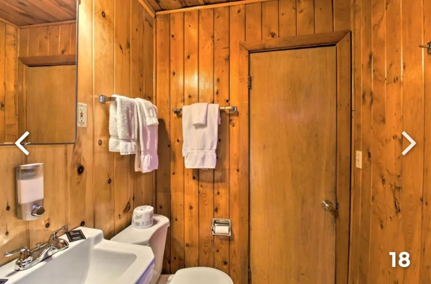 Bathroom in Hidden Rest Cabins and Resort