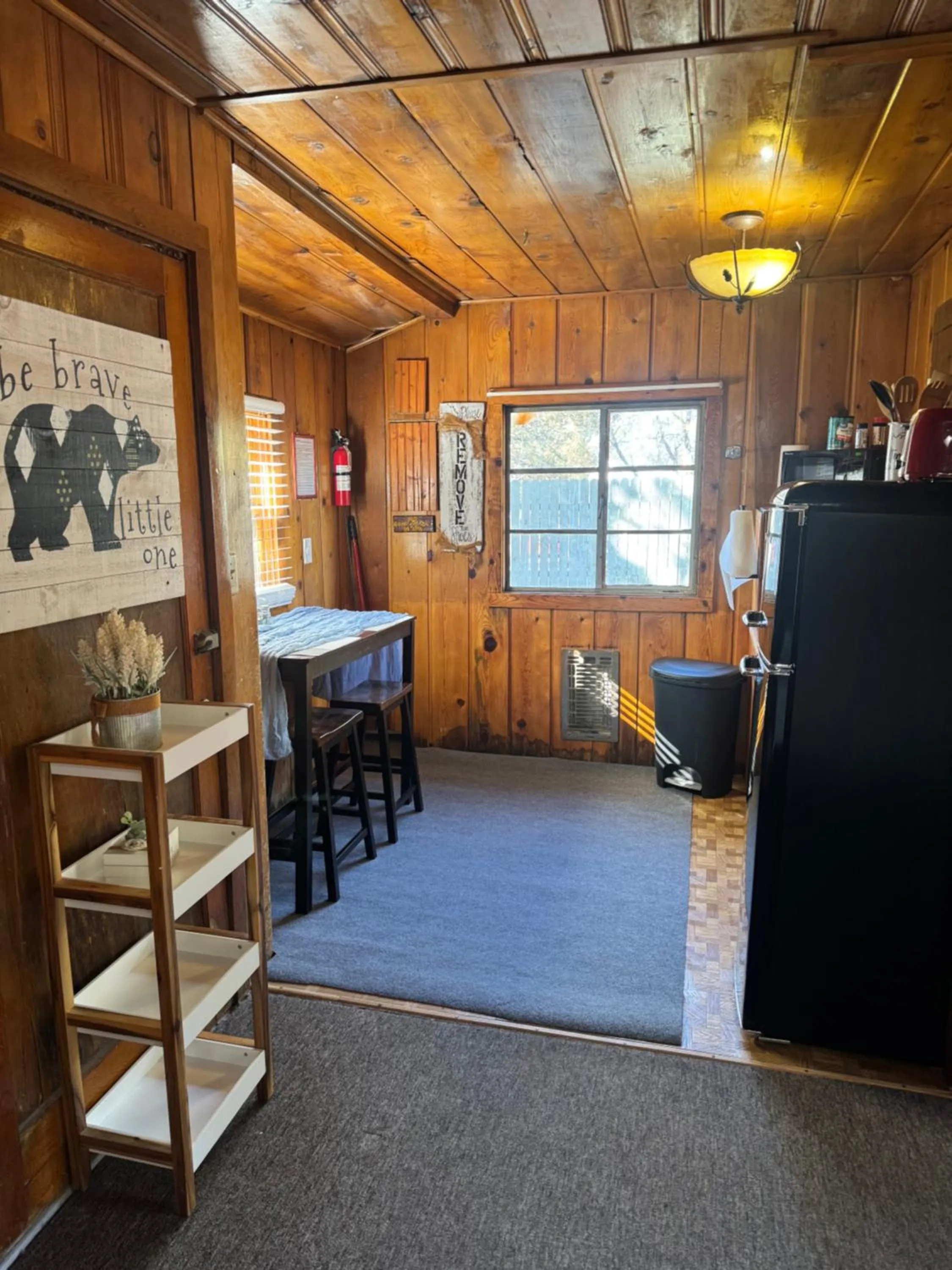 Kitchen or kitchenette in Hidden Rest Cabins and Resort
