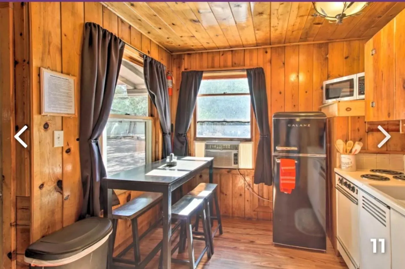 Kitchen or kitchenette in Hidden Rest Cabins and Resort