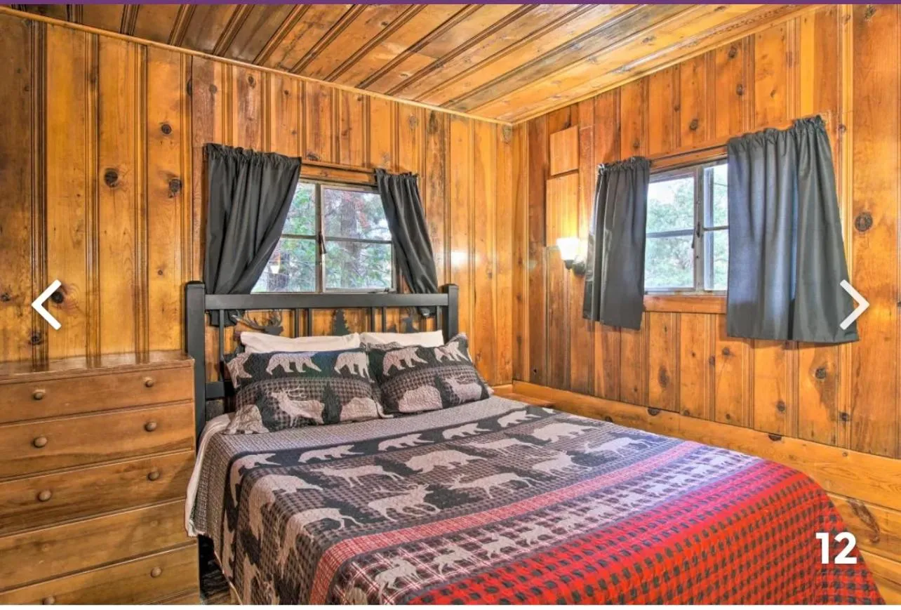 Bedroom, Bed in Hidden Rest Cabins and Resort