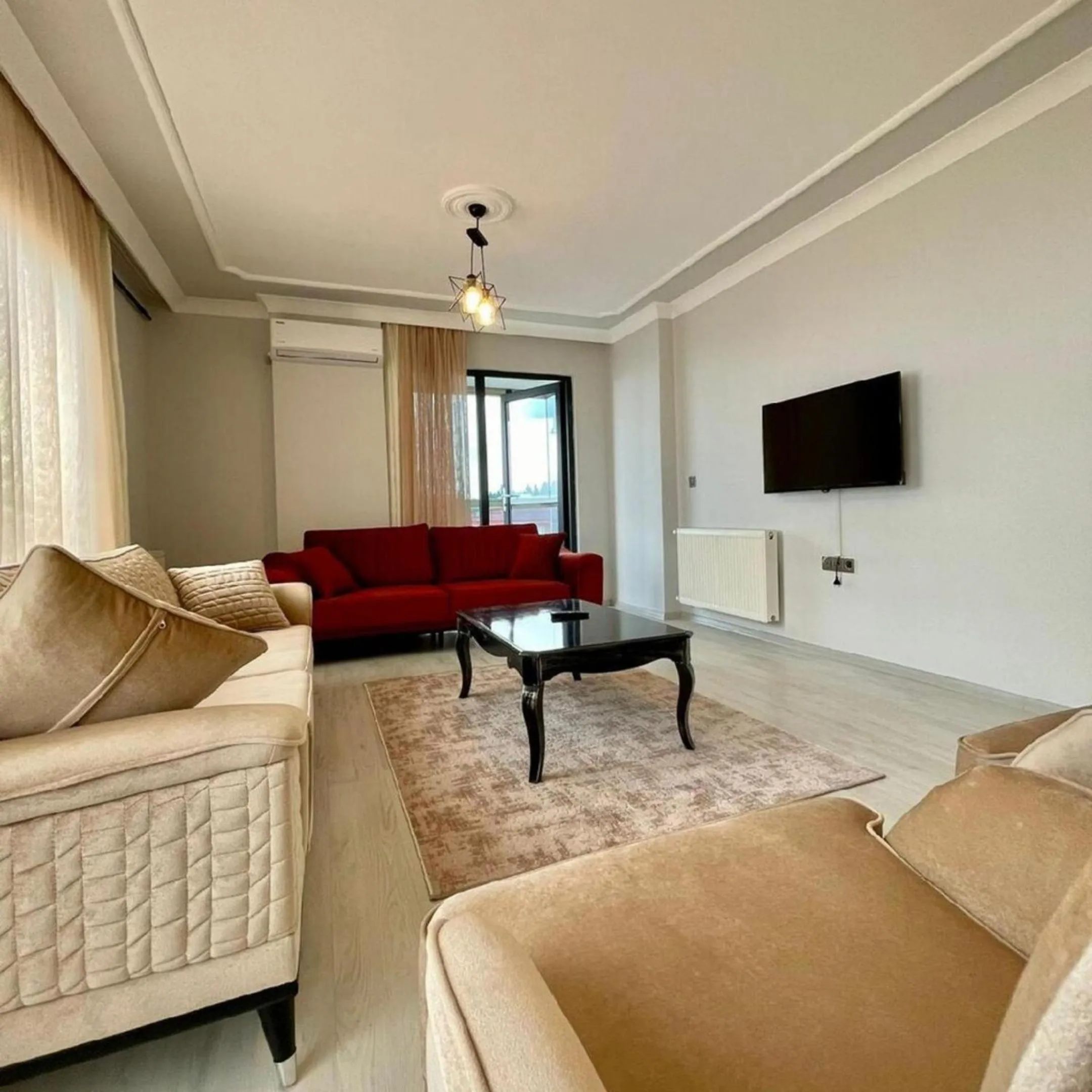 Communal lounge/ TV room in Shahin Golden Hotel الصقر الذهبي للشقق الفندقية