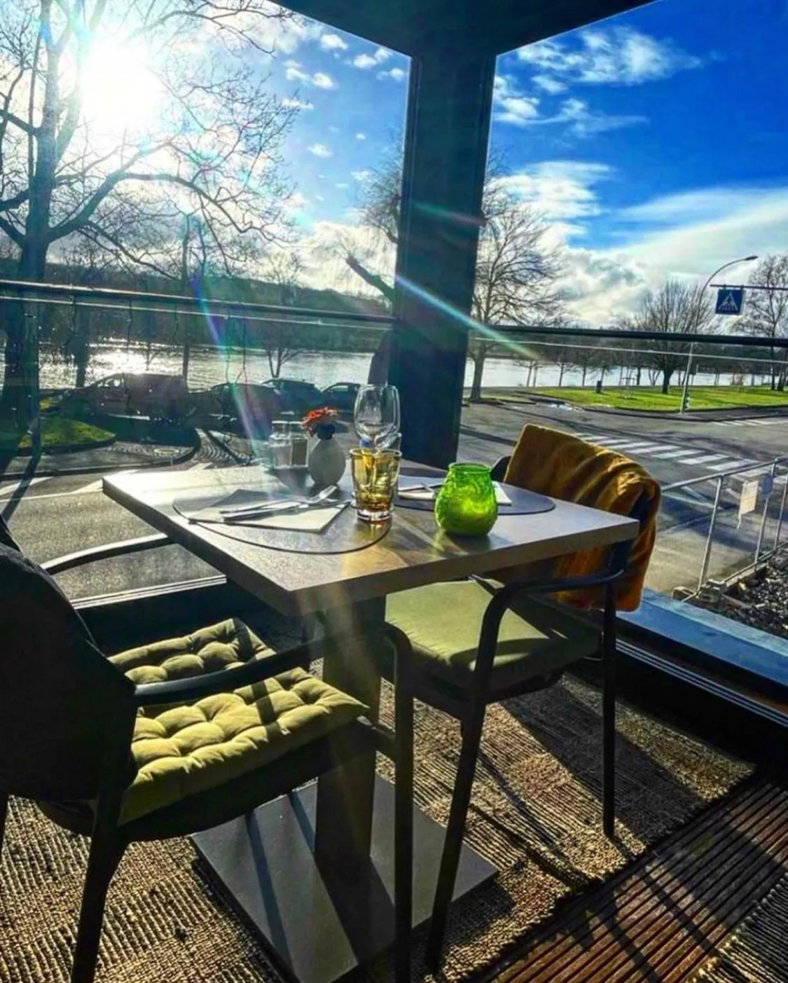 Restaurant/places to eat in Hôtel Casa 49