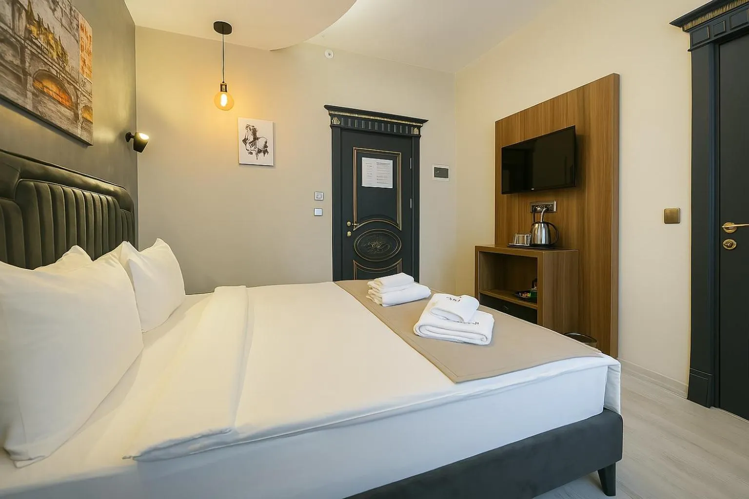 Bed in Monezza Avcılar