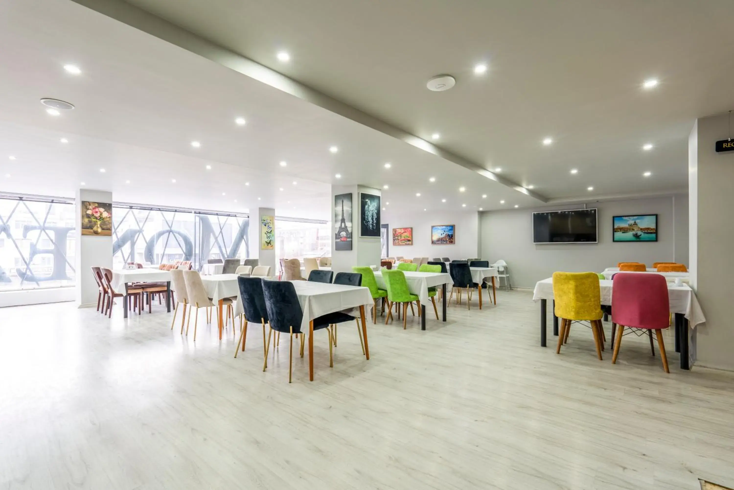 Restaurant/places to eat in Monezza Avcılar Restaurant/places to eat in Monezza Avcılar