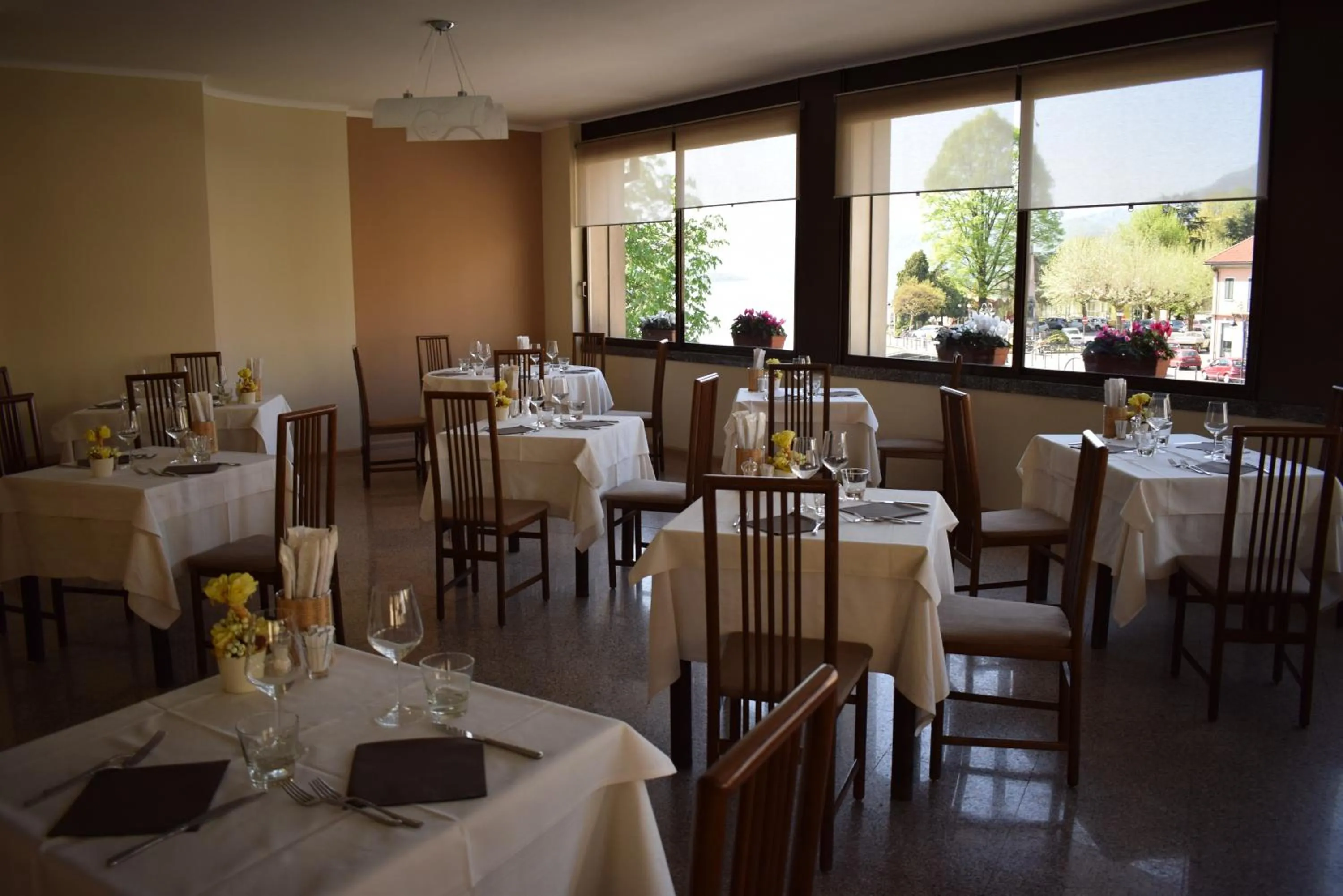 Restaurant/places to eat in Croce Bianca