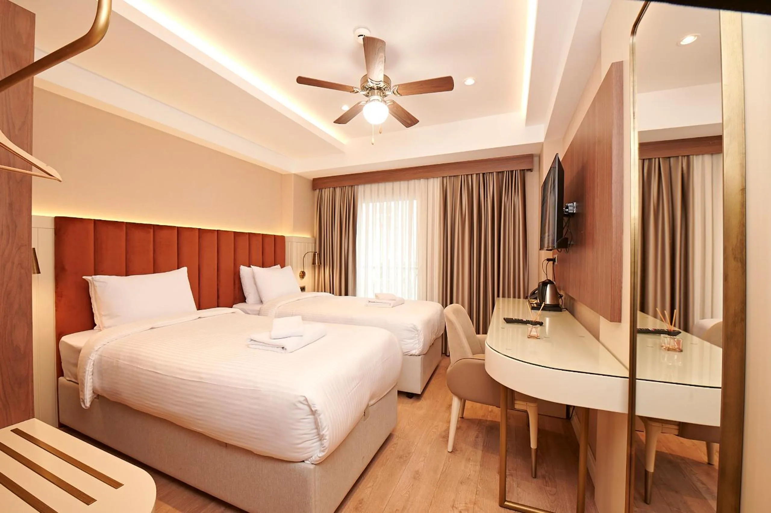 Bed in Saratoga Hotel Sultanahmet