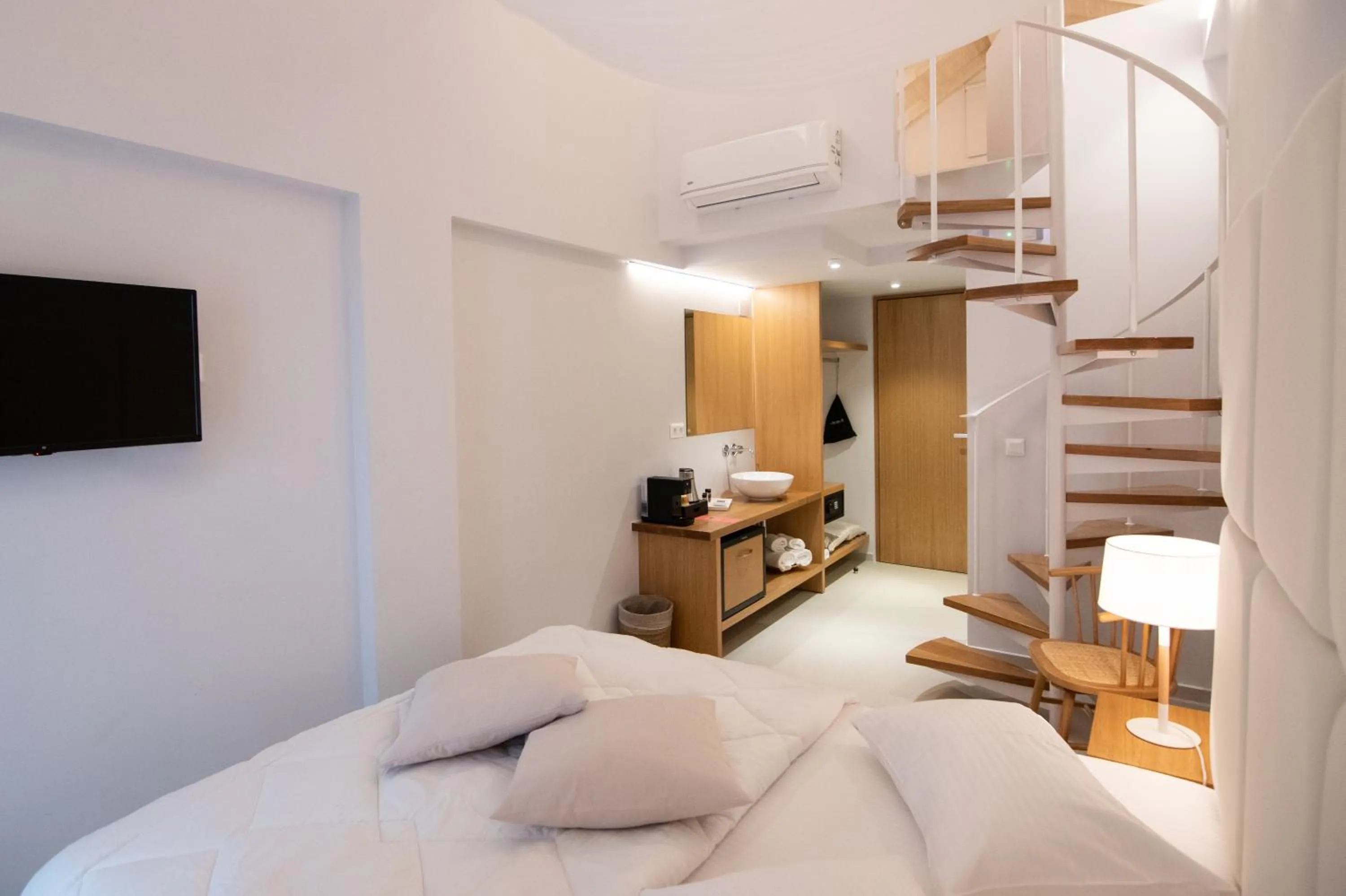 Dimani Suites & Residences