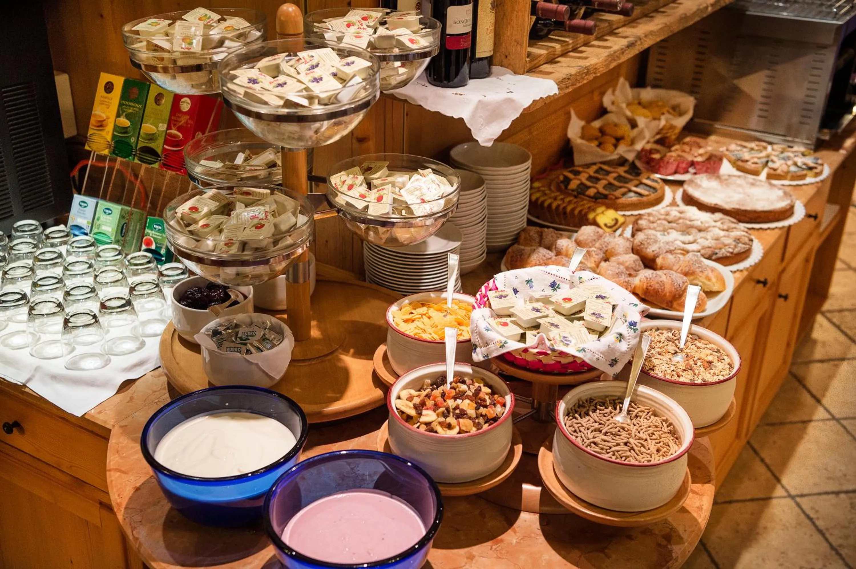 Continental breakfast in Romantic Charming Hotel Rancolin