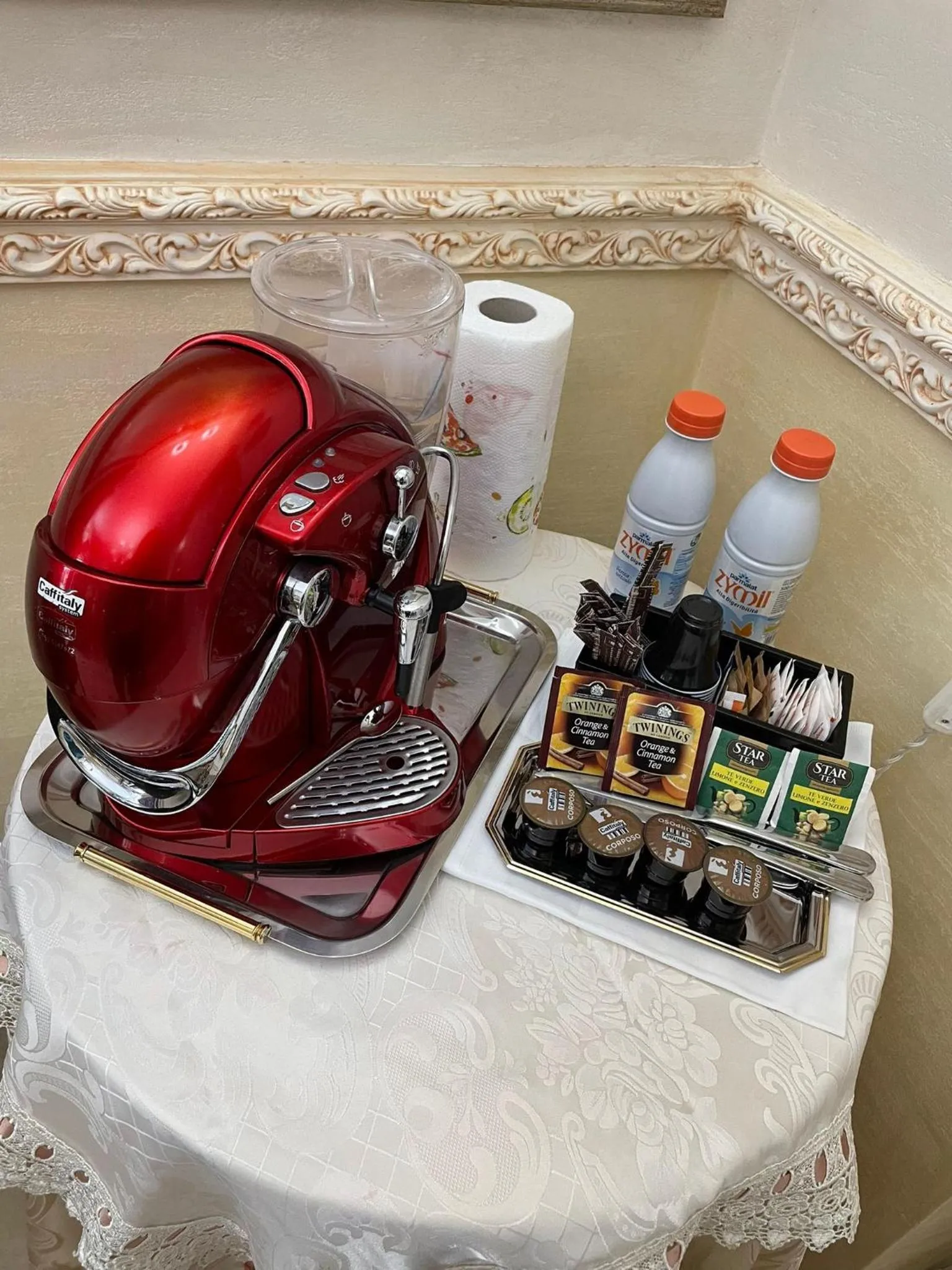 Coffee/tea facilities in Regina Suite