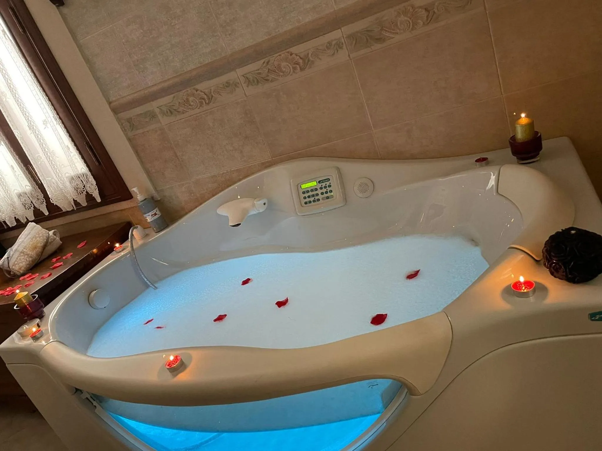 Hot Tub in Regina Suite