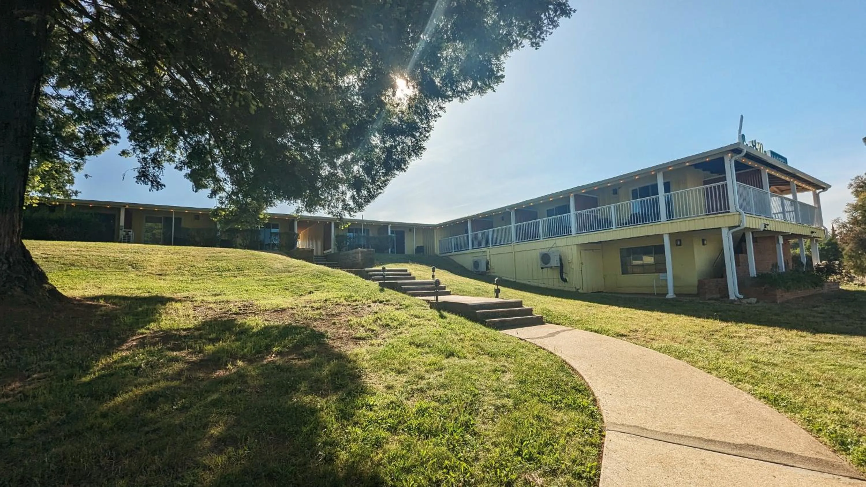 Property building in Foothills Motel