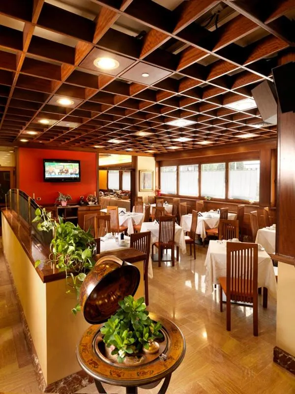 Restaurant/places to eat in Hotel Al Pino Verde