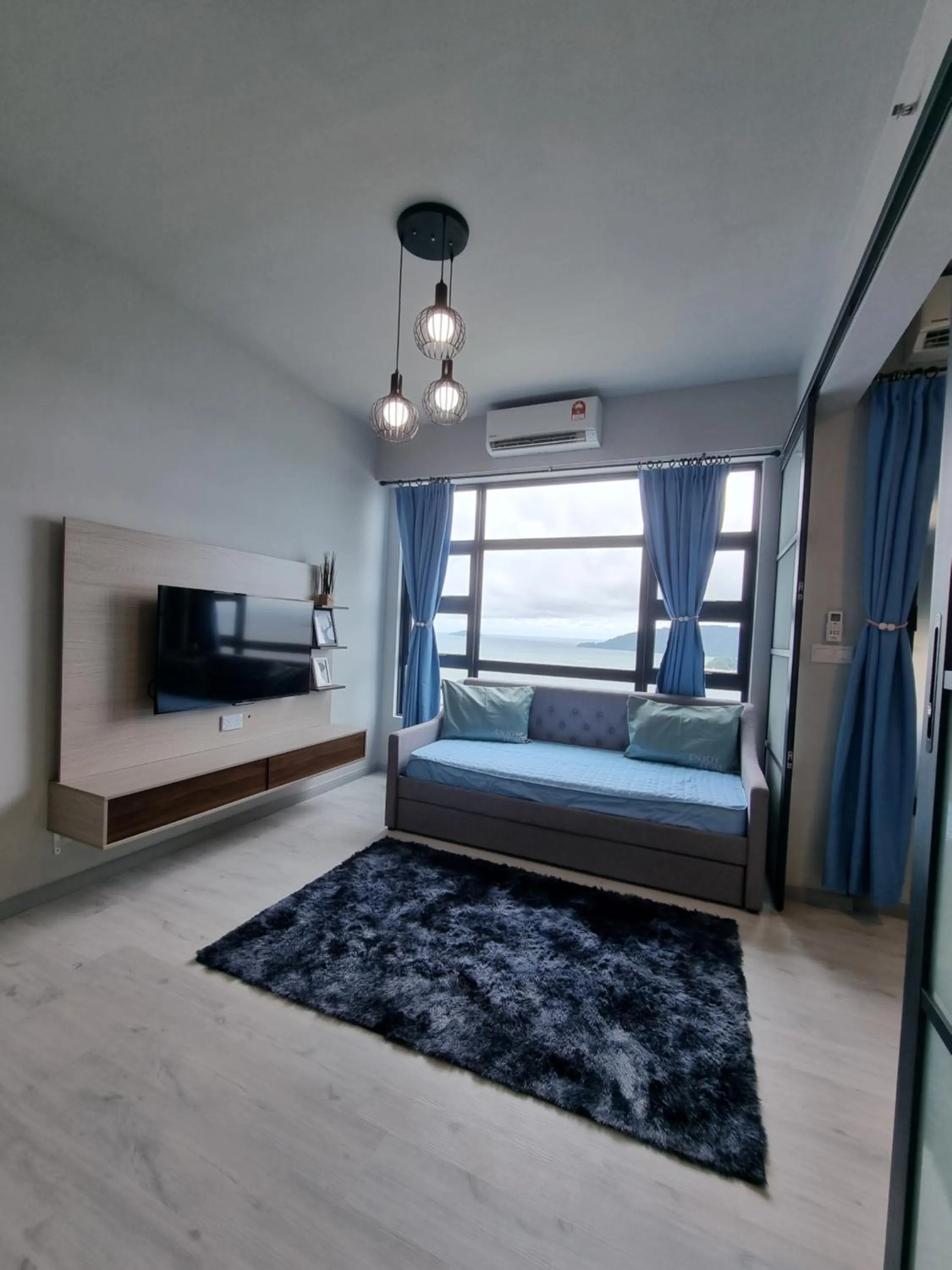 Living room, Bed in Nana Homestay - Jesselton quay