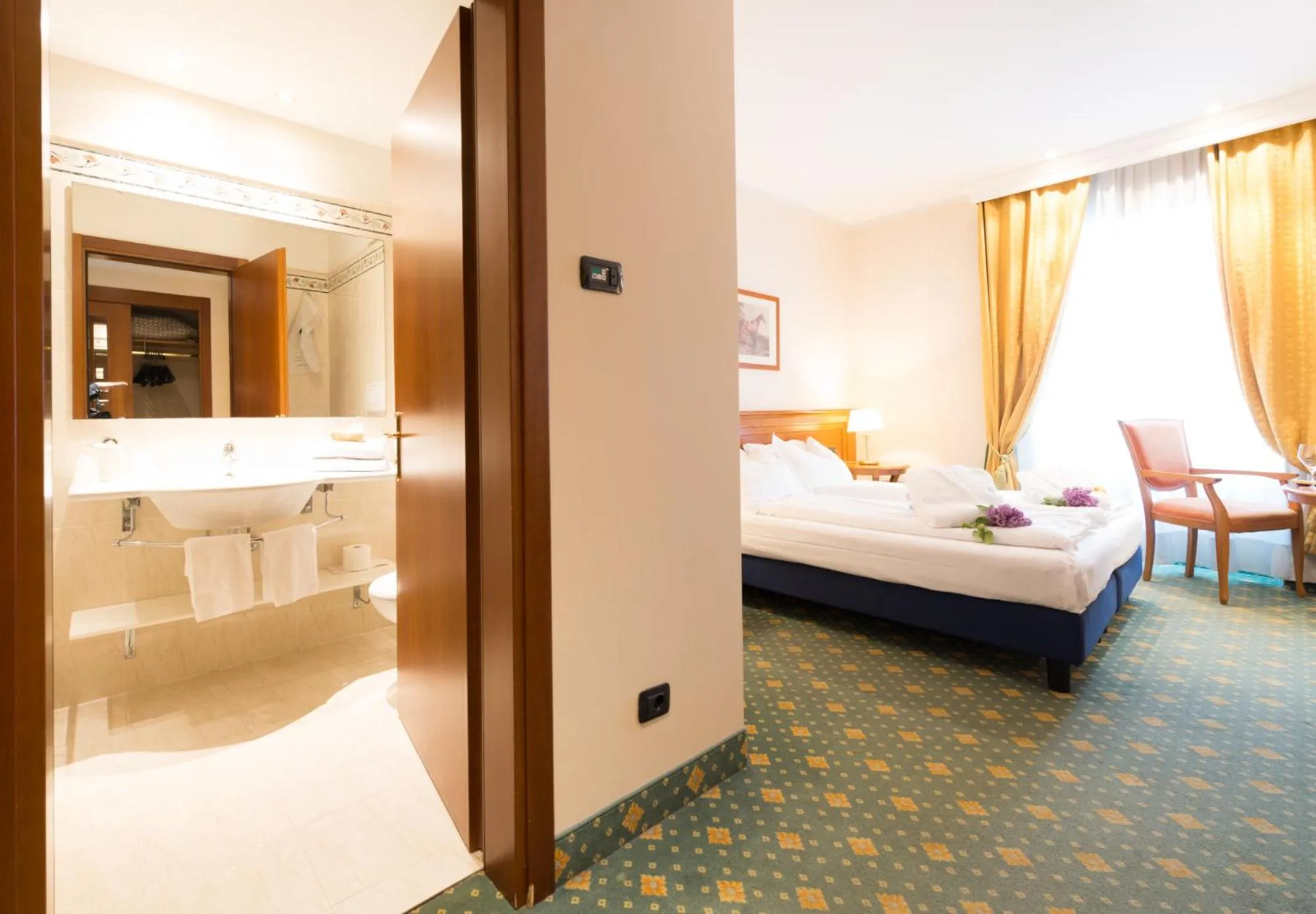 Bed in Hotel Eden
